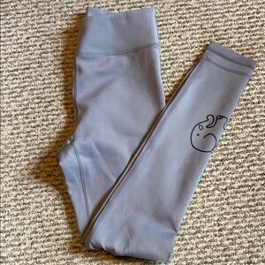 Ivory Ella Gray Women’s Leggings size M